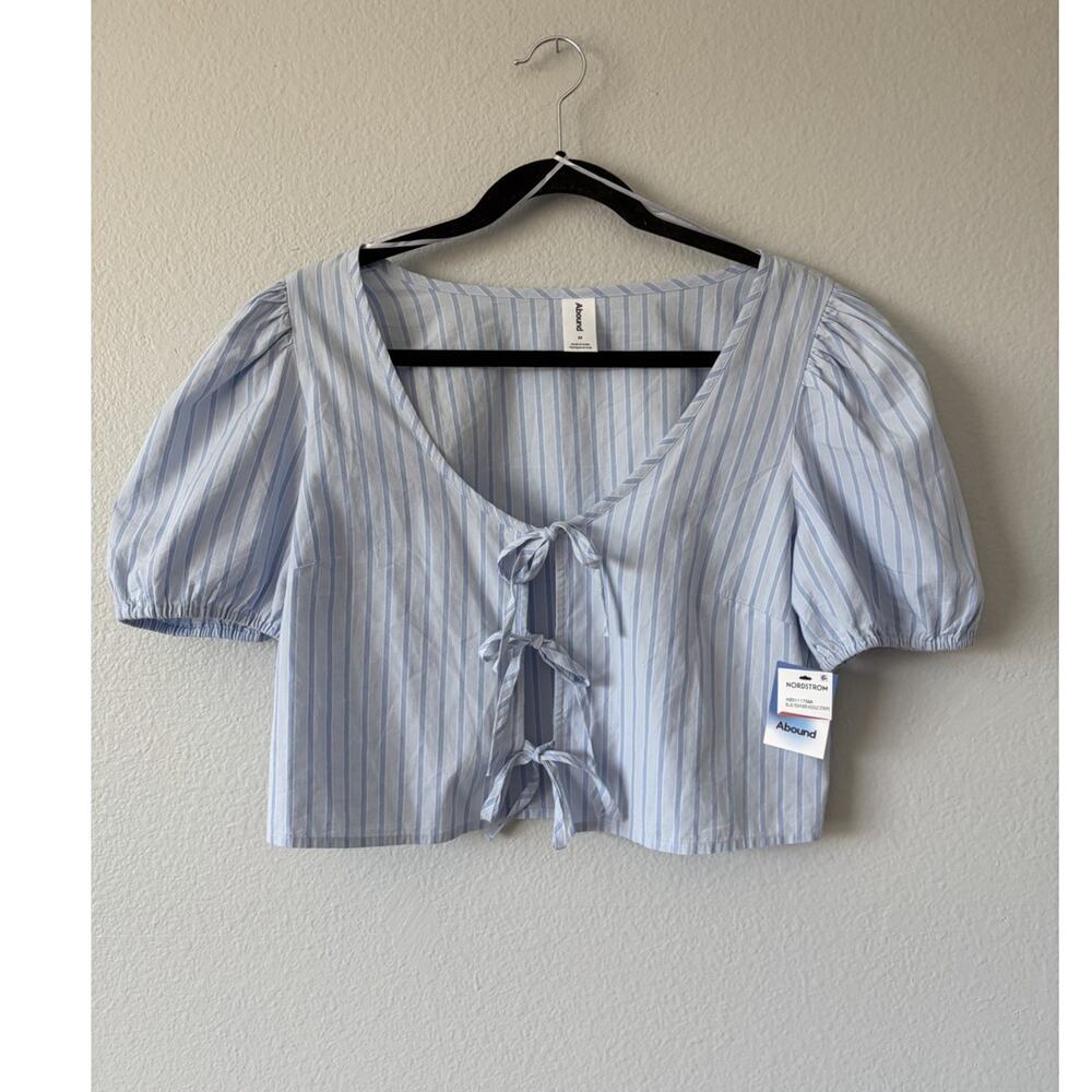 Abound Women’s Blue/White Striped Cropped Puff Sleeve Tie Scoop Neck Blouse M